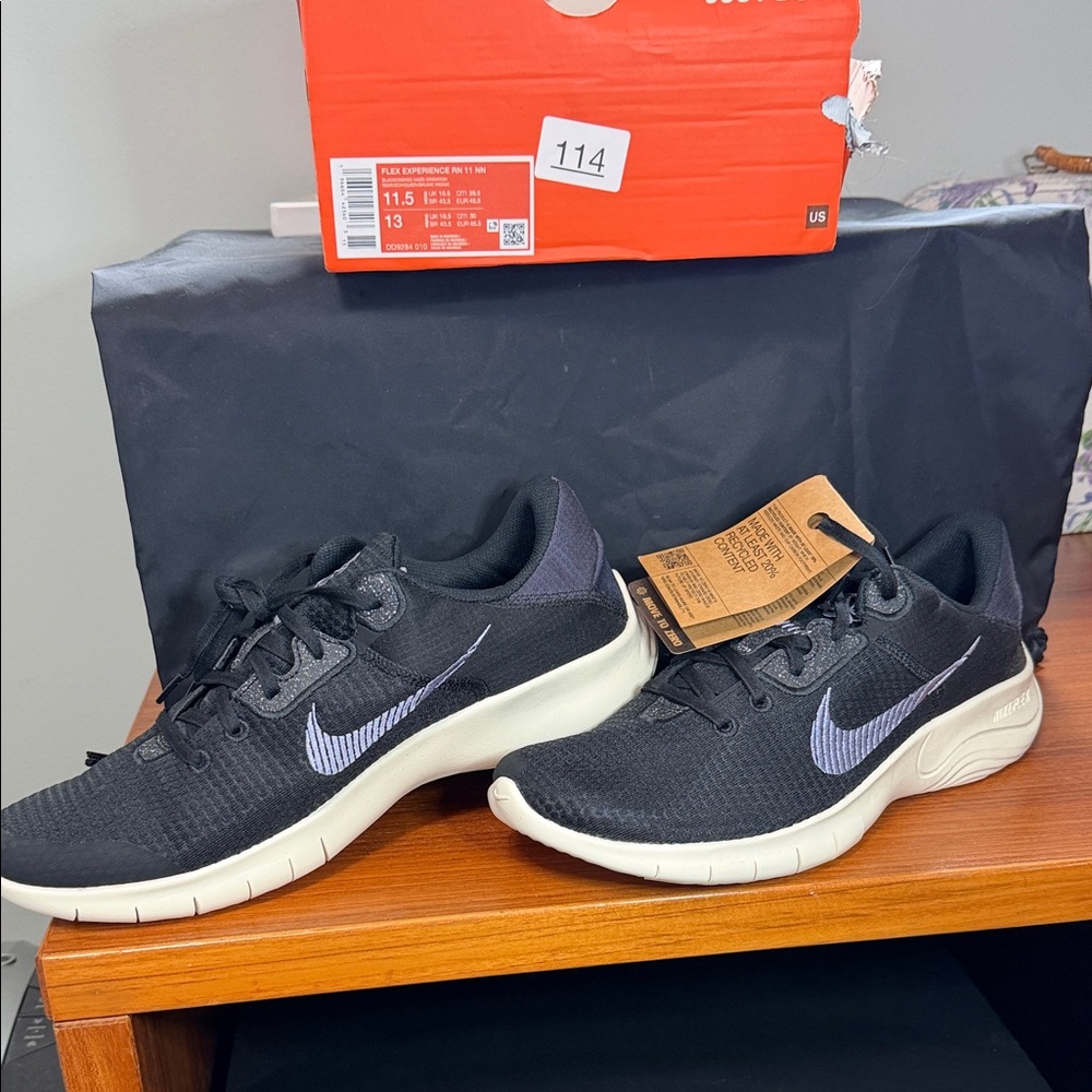 Nike Men’s Black Athletic Shoes with Light Purple Swoosh